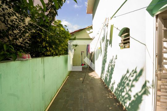 Quintal  de casa à venda com 4 quartos, 400m² em Vila Brasilina, São Paulo