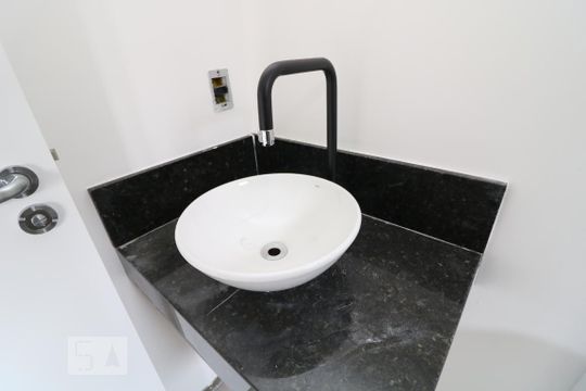 Banheiro de apartamento à venda com 1 quarto, 30m² em Vila Prudente, São Paulo