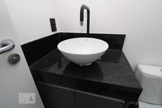 Banheiro de apartamento à venda com 1 quarto, 30m² em Vila Prudente, São Paulo