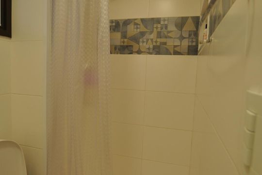 Banheiro de apartamento à venda com 2 quartos, 93m² em Vila Monumento, São Paulo
