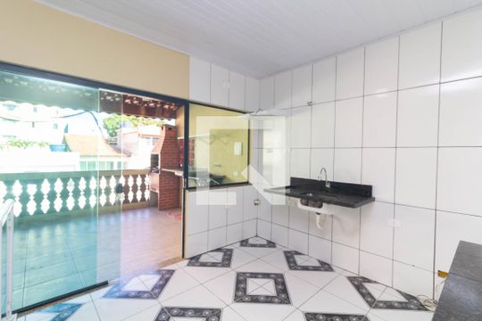 Cozinha de casa para alugar com 2 quartos, 130m² em Vila Regina ( Zona Leste), São Paulo