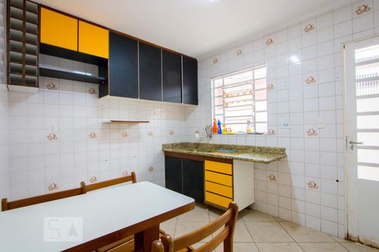 Cozinha de casa para alugar com 2 quartos, 48m² em Vila João Ramalho, Santo André