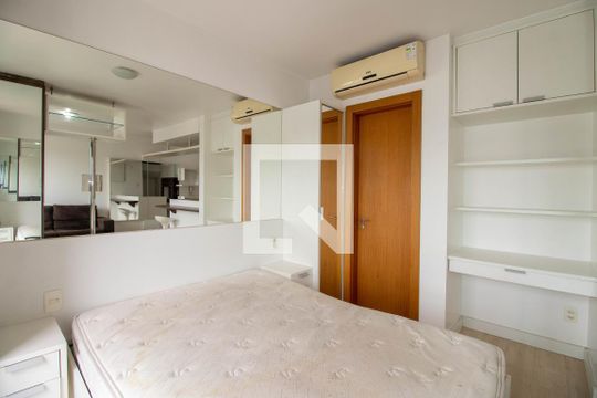 Quarto de kitnet/studio para alugar com 1 quarto, 37m² em Três Figueiras, Porto Alegre