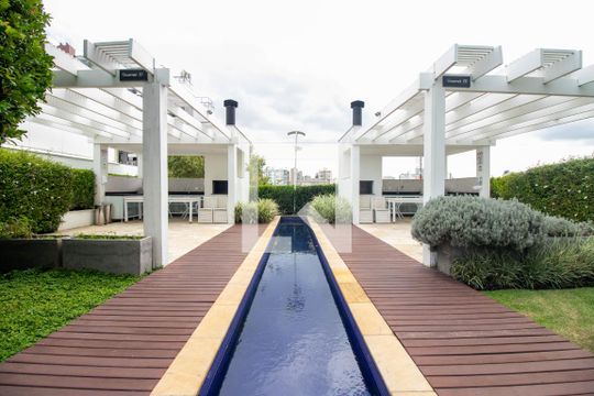 Área comum - Churrasqueira de kitnet/studio para alugar com 1 quarto, 37m² em Três Figueiras, Porto Alegre
