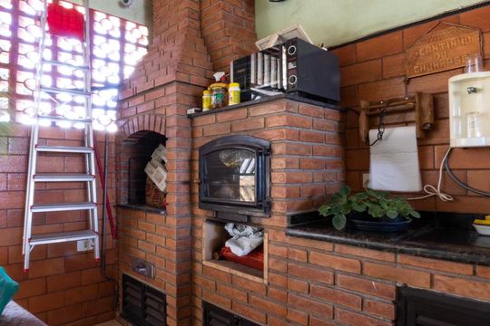 Casa à venda com 3 quartos, 300m² em Jardim Sapopemba, São Paulo