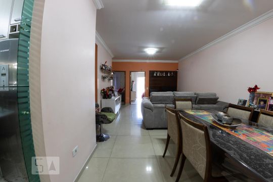 Casa à venda com 3 quartos, 300m² em Jardim Sapopemba, São Paulo