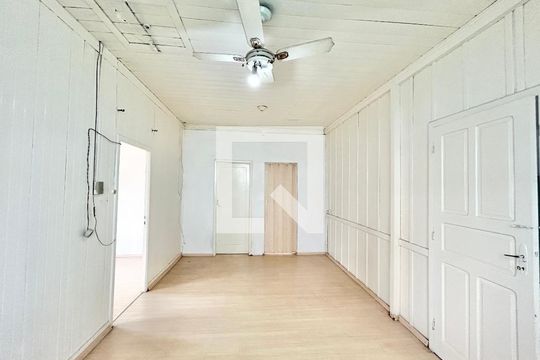 Sala de casa à venda com 2 quartos, 130m² em Fião, São Leopoldo