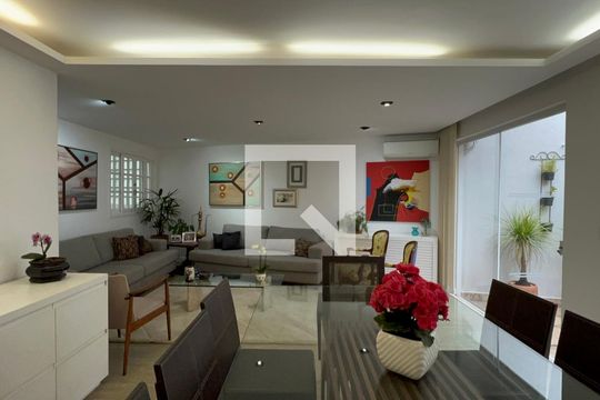 Sala de Jantar de casa à venda com 4 quartos, 300m² em Vila Madalena, São Paulo
