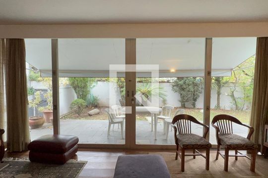 Sala 1 de casa à venda com 4 quartos, 300m² em Vila Madalena, São Paulo