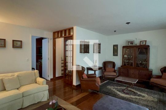 Sala 1 de casa à venda com 4 quartos, 300m² em Vila Madalena, São Paulo