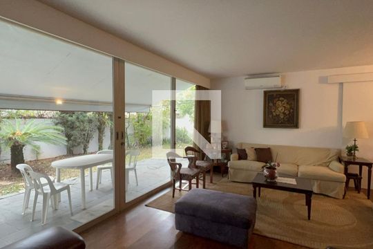 Sala 1 de casa à venda com 4 quartos, 300m² em Vila Madalena, São Paulo
