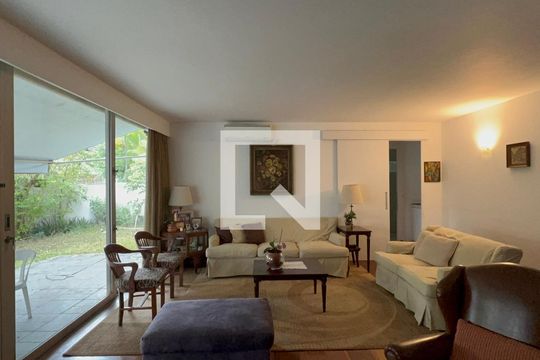 Sala 1 de casa à venda com 4 quartos, 300m² em Vila Madalena, São Paulo