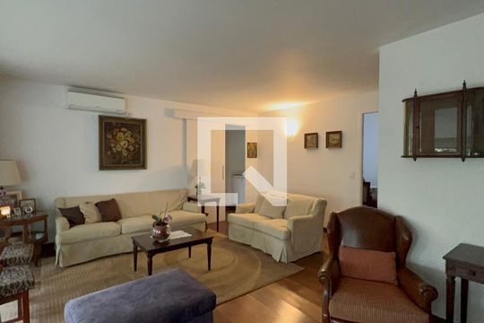Sala 1 de casa à venda com 4 quartos, 300m² em Vila Madalena, São Paulo