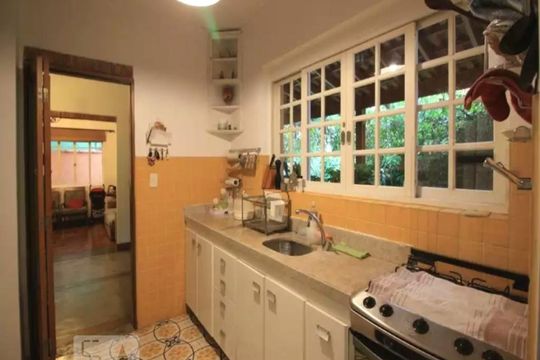 Cozinha de casa à venda com 3 quartos, 260m² em Vila Madalena, São Paulo