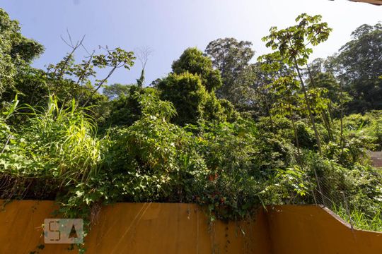 Vista Quarto 1 de casa para alugar com 4 quartos, 330m² em Vila Irmaos Arnoni, São Paulo
