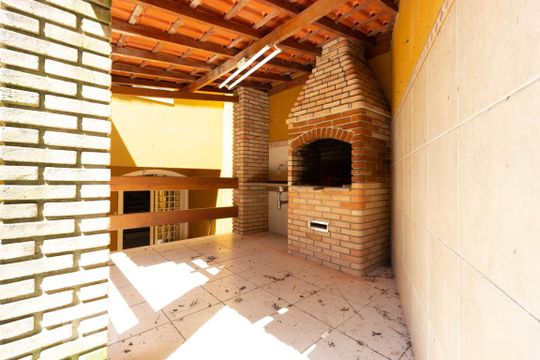 Quintal de casa para alugar com 4 quartos, 330m² em Vila Irmaos Arnoni, São Paulo
