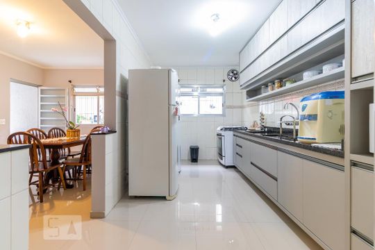 Cozinha de casa à venda com 3 quartos, 260m² em Jardim Miriam, São Paulo