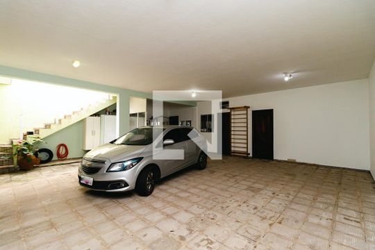 Garagem de casa à venda com 3 quartos, 372m² em Jardim São Vicente, Jundiaí