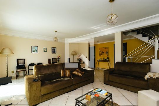 Casa à venda com 3 quartos, 372m² em Jardim São Vicente, Jundiaí