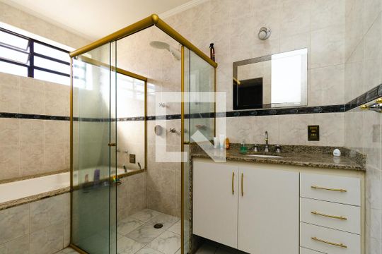 Banheiro da Suíte de casa à venda com 3 quartos, 372m² em Jardim São Vicente, Jundiaí