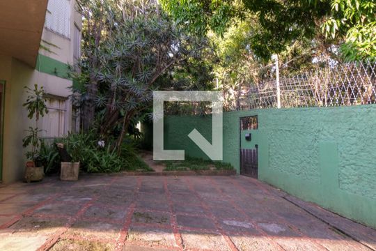 Garagem de casa para alugar com 5 quartos, 450m² em Sumaré, São Paulo
