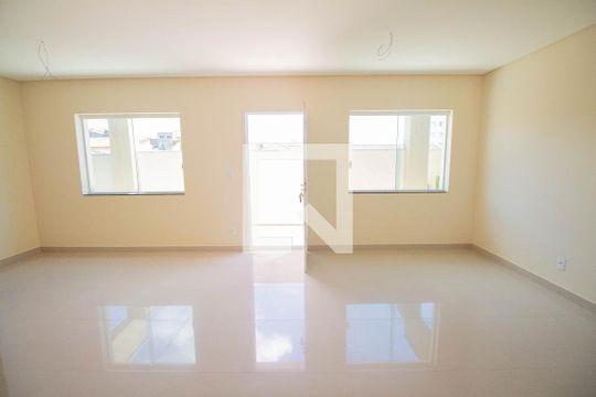 Sala de casa à venda com 3 quartos, 84m² em Vila Primavera, São Paulo