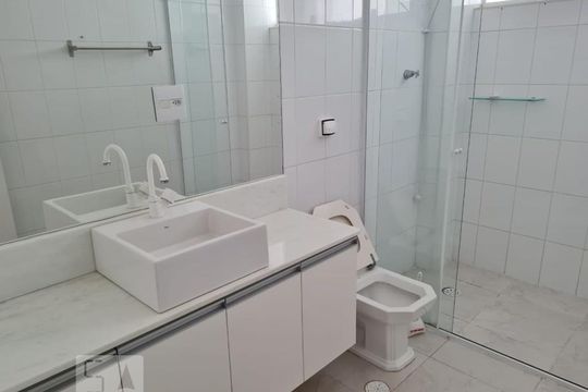 Banheiro de apartamento à venda com 3 quartos, 121m² em Itaim Bibi, São Paulo