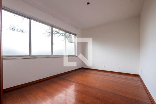 Sala 2 de casa à venda com 4 quartos, 377m² em Sumaré, São Paulo