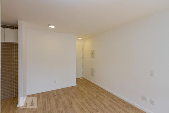 Sala de kitnet/studio para alugar com 1 quarto, 41m² em Cidade Monções, São Paulo