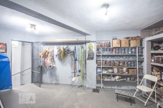Garagem de casa à venda com 4 quartos, 110m² em Jardim Peri, São Paulo