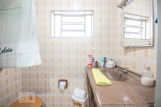 Banheiro de casa à venda com 4 quartos, 110m² em Jardim Peri, São Paulo
