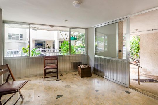 Hall de entrada de kitnet/studio para alugar com 1 quarto, 31m² em Itararé, São Vicente