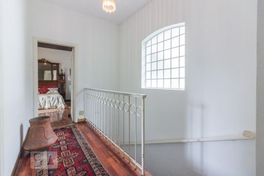 Casa à venda com 3 quartos, 350m² em Pacaembu, São Paulo