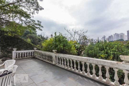 Áreas Comuns de casa à venda com 3 quartos, 350m² em Pacaembu, São Paulo