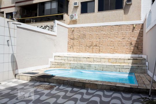Piscina de casa à venda com 4 quartos, 200m² em Recreio dos Bandeirantes, Rio de Janeiro