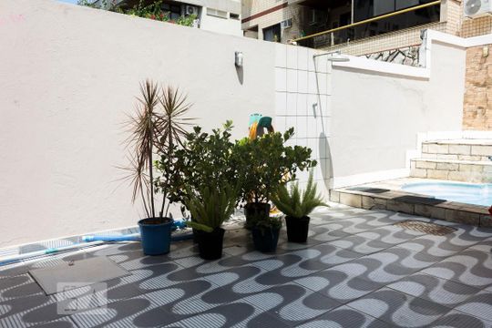 Quintal  de casa à venda com 4 quartos, 200m² em Recreio dos Bandeirantes, Rio de Janeiro