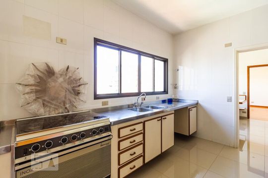 Cozinha de apartamento à venda com 4 quartos, 360m² em Indianópolis, São Paulo