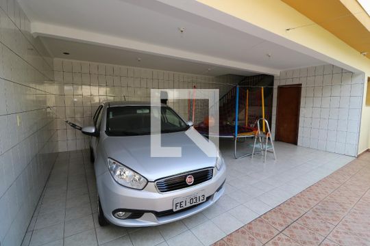 Garagem de casa à venda com 4 quartos, 370m² em Chácara Mafalda, São Paulo