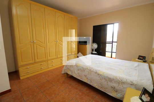 Suite de casa à venda com 4 quartos, 370m² em Chácara Mafalda, São Paulo