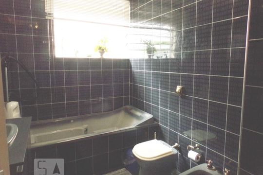 Banheiro de apartamento à venda com 3 quartos, 330m² em Higienópolis, São Paulo