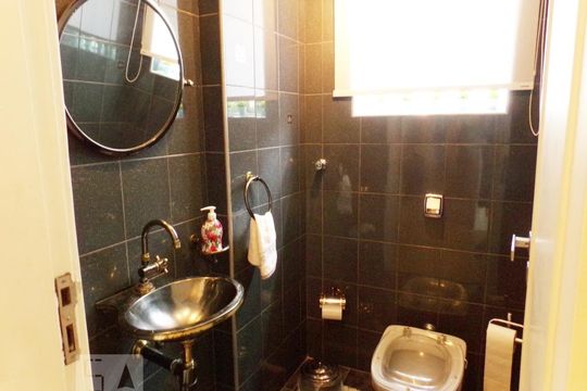 Banheiro de apartamento à venda com 3 quartos, 330m² em Higienópolis, São Paulo