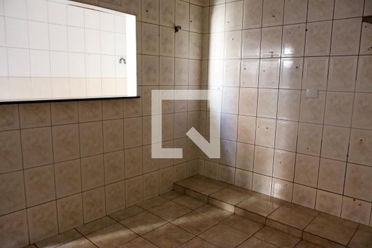 Cozinha de casa à venda com 6 quartos, 200m² em Recanto das Rosas, Osasco
