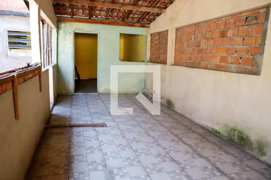 Área comum de casa à venda com 6 quartos, 200m² em Recanto das Rosas, Osasco