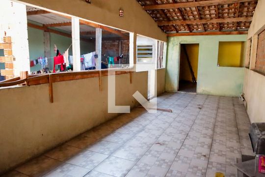 Área comum de casa à venda com 6 quartos, 200m² em Recanto das Rosas, Osasco