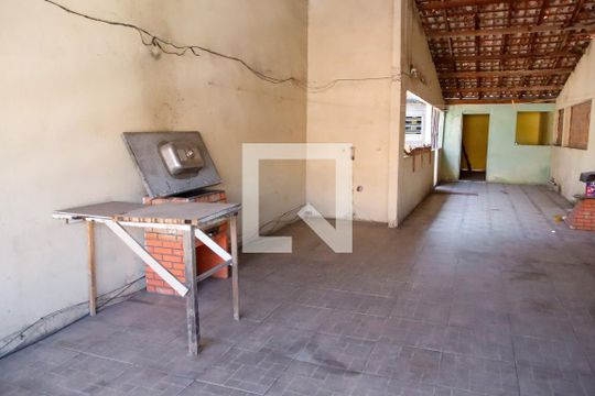 Área comum de casa à venda com 6 quartos, 200m² em Recanto das Rosas, Osasco