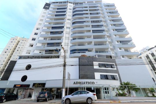 Fachada do condomínio de apartamento para alugar com 2 quartos, 75m² em Kobrasol, São José
