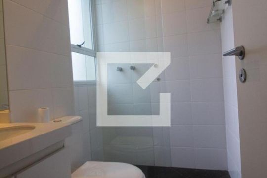 Banheiro da suíte 2 de apartamento para alugar com 3 quartos, 116m² em Vila Andrade, São Paulo