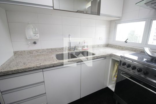 Pia de apartamento para alugar com 3 quartos, 116m² em Vila Andrade, São Paulo