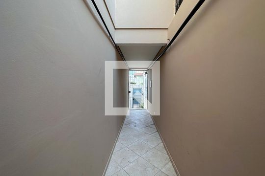 Corredor Entrada de kitnet/studio à venda com 1 quarto, 25m² em Jardim Monte Azul, São Paulo