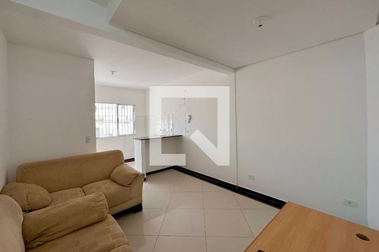 Sala/Quarto de kitnet/studio à venda com 1 quarto, 25m² em Jardim Monte Azul, São Paulo